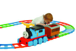 Thomas & Friends Kids Toddlers Battery Operated Ride On Train 22 Piece Track 