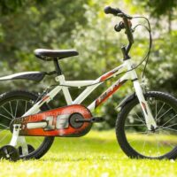 Huffy Pro Thunder 16" Kids Bicycle - White/Red - Image 2