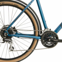 Raleigh Strada City Crossbar Hybrid Bicycle 2021 - Satin Black/Blue - Image 4