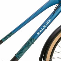 Raleigh Strada City Trapeze Hybrid Bicycle 2021 - Satin Black/Blue - Image 4