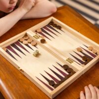 Toyrific 3 in 1 Board Game - Chess, Draughts and Backgammon - Image 3