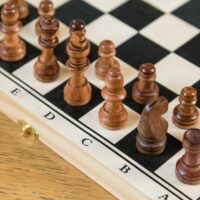 Toyrific 3 in 1 Board Game - Chess, Draughts and Backgammon - Image 4