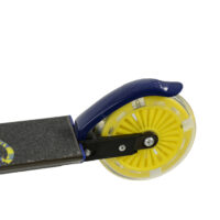 Batman Folding Inline Scooter with Light Up Wheels - Image 7
