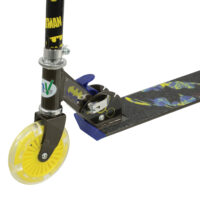 Batman Folding Inline Scooter with Light Up Wheels - Image 8